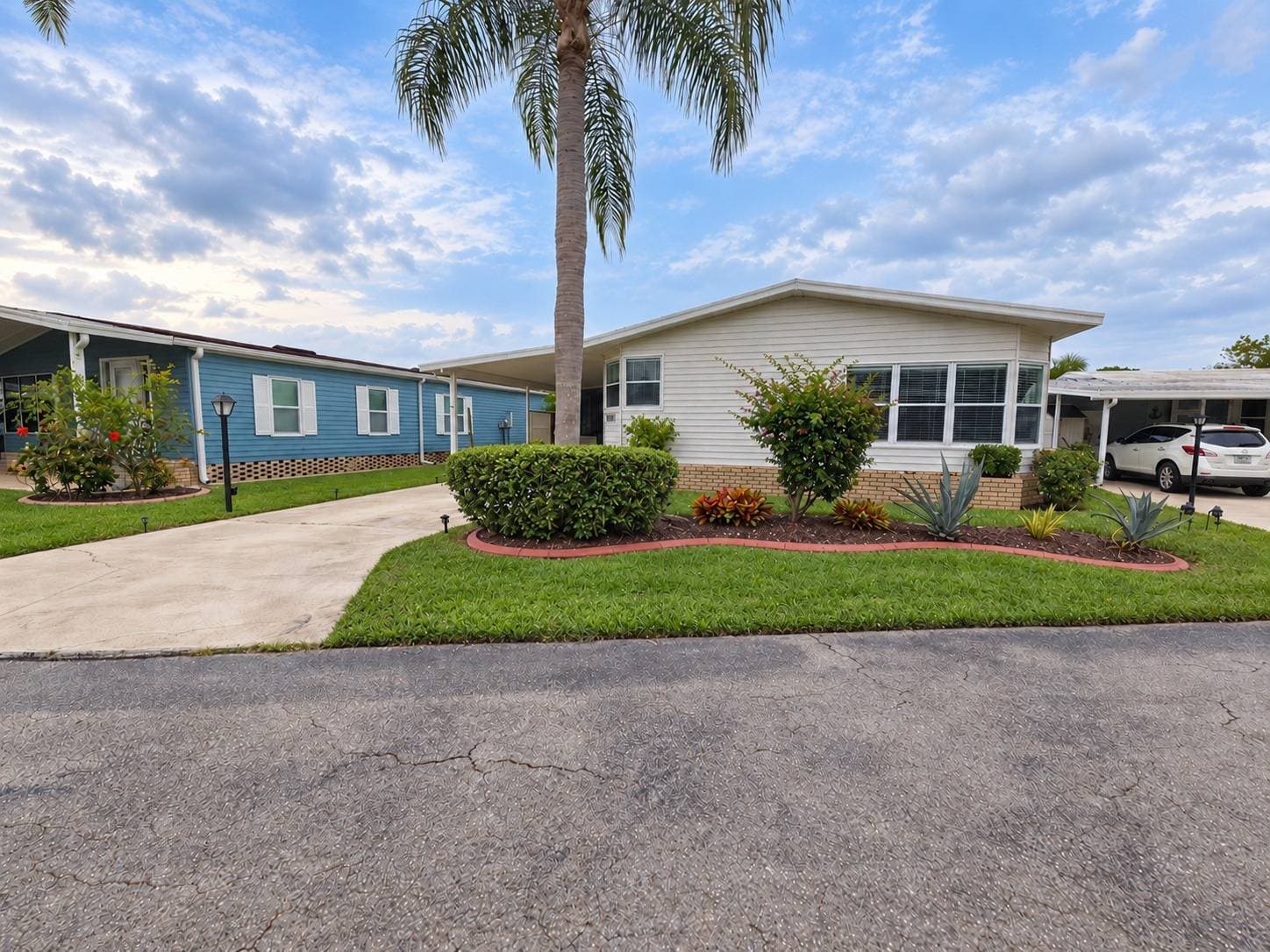 Manufactured home in Naples, FL 34110