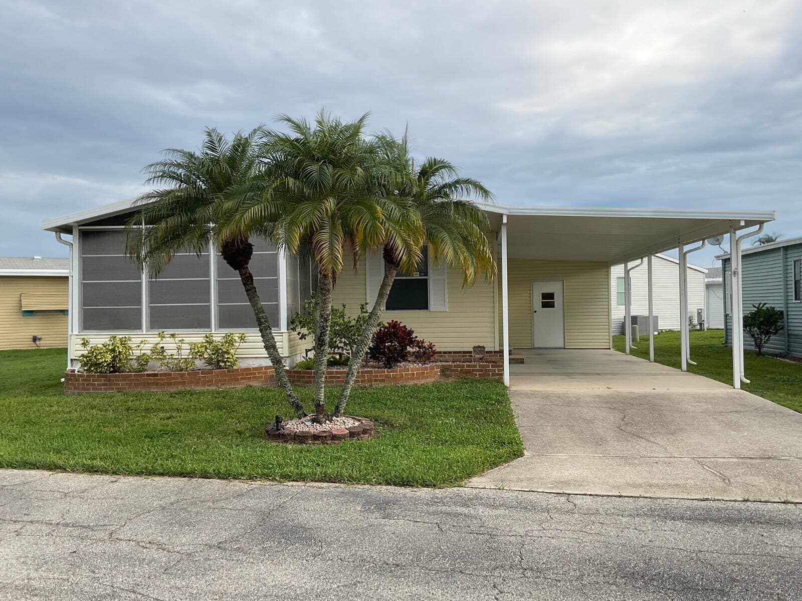 Manufactured home in Parrish, FL 34219
