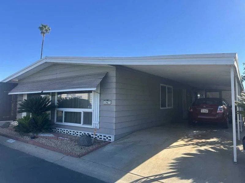 Manufactured home in Hemet, CA 92545