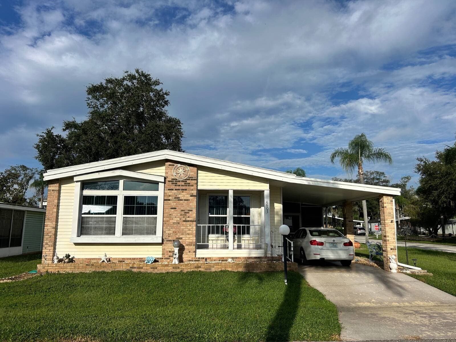 Manufactured home in Zephyrhills, FL 33541