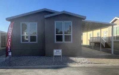 Manufactured home in Medford, OR 97501