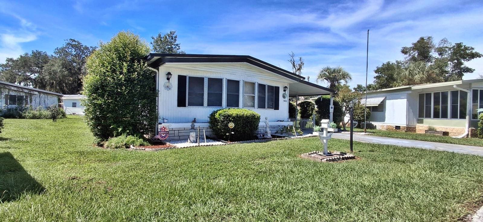 Manufactured home in Ocala, FL 34482
