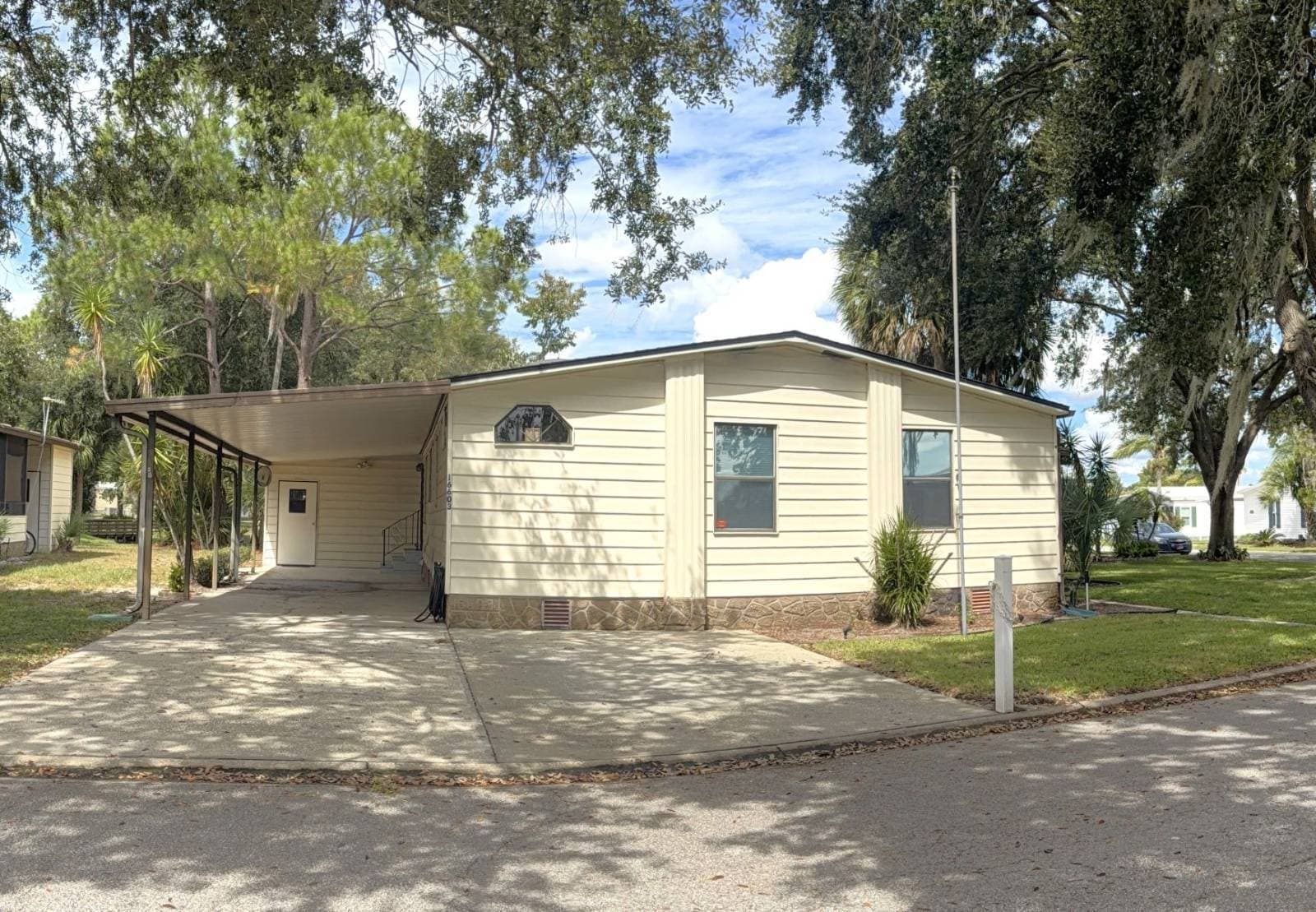 Manufactured home in Winter Garden, FL 34787