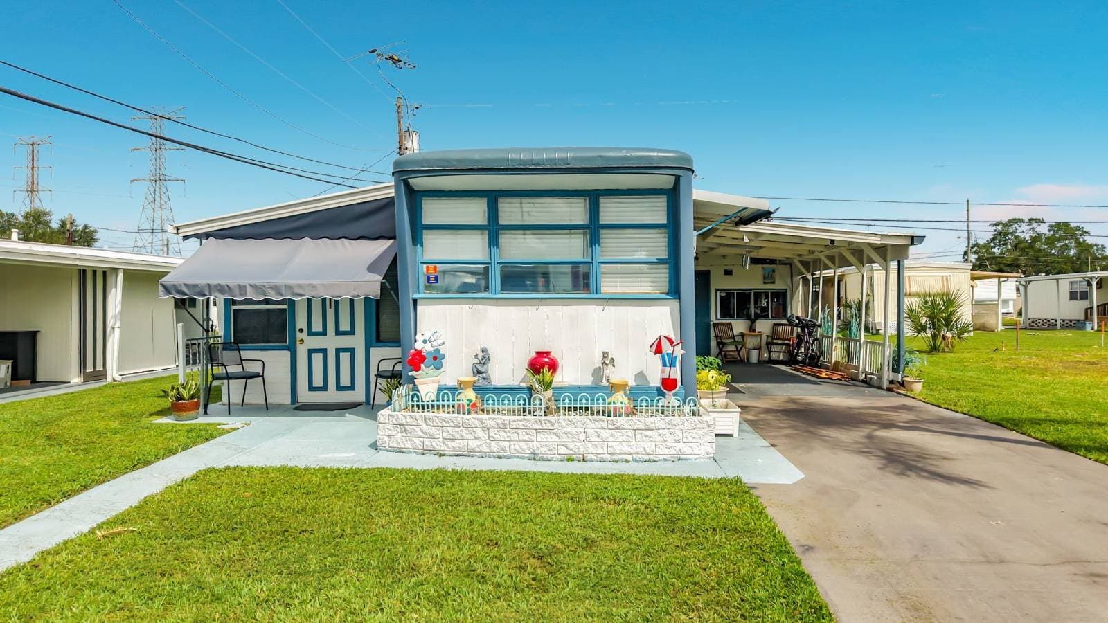 Manufactured home in Clearwater, FL 33764