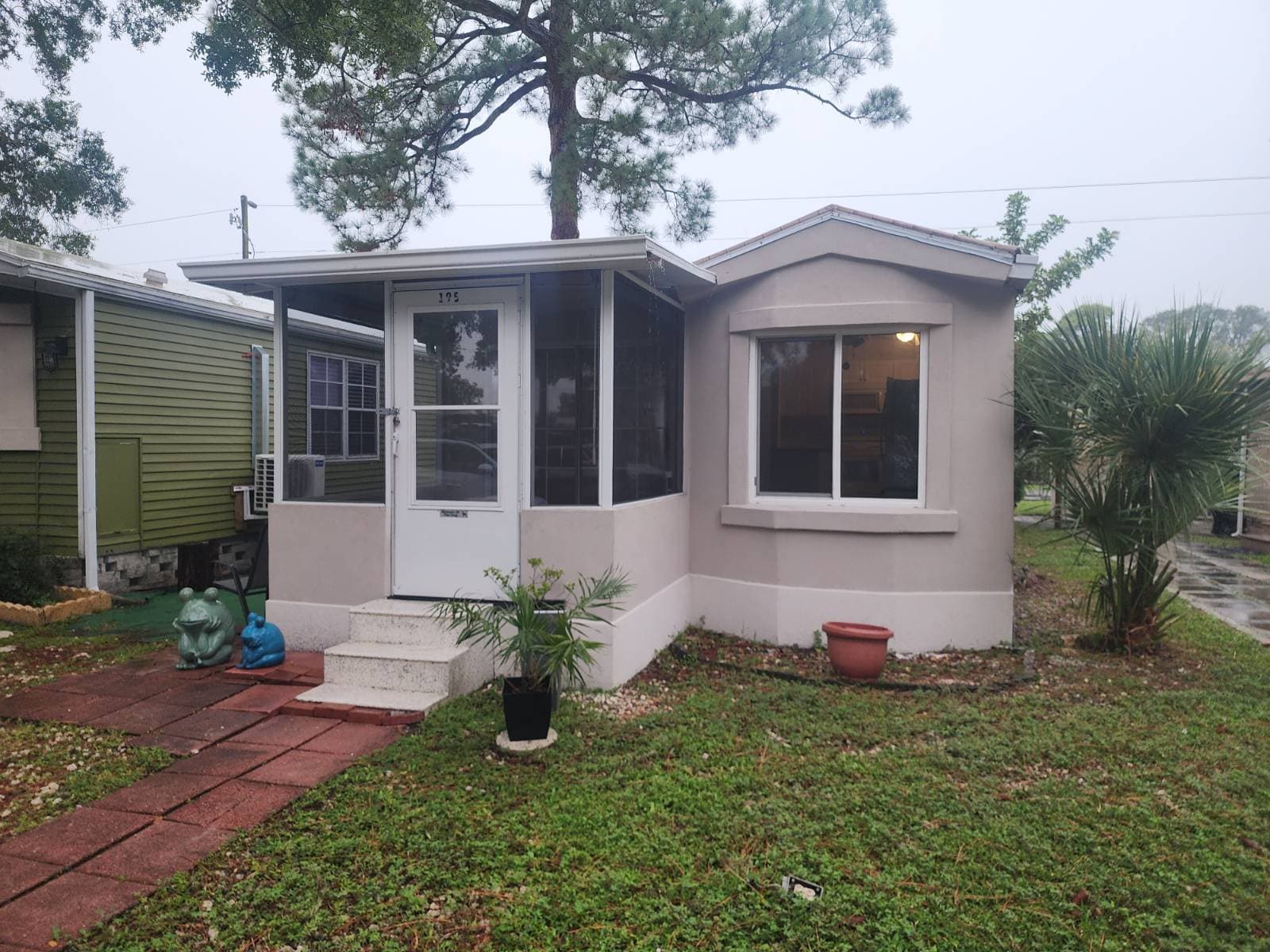 Manufactured home in Largo, FL 33771