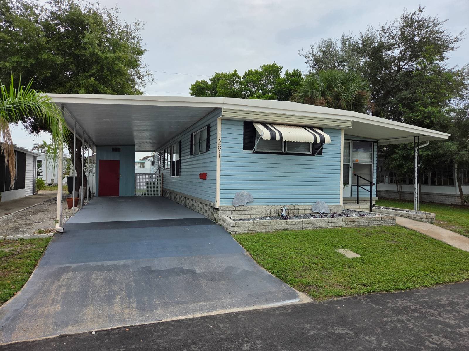 Manufactured home in Clearwater, FL 33764