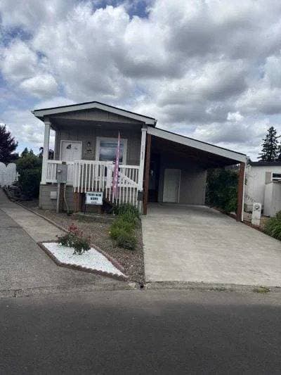 Manufactured home in Tigard, OR 97224