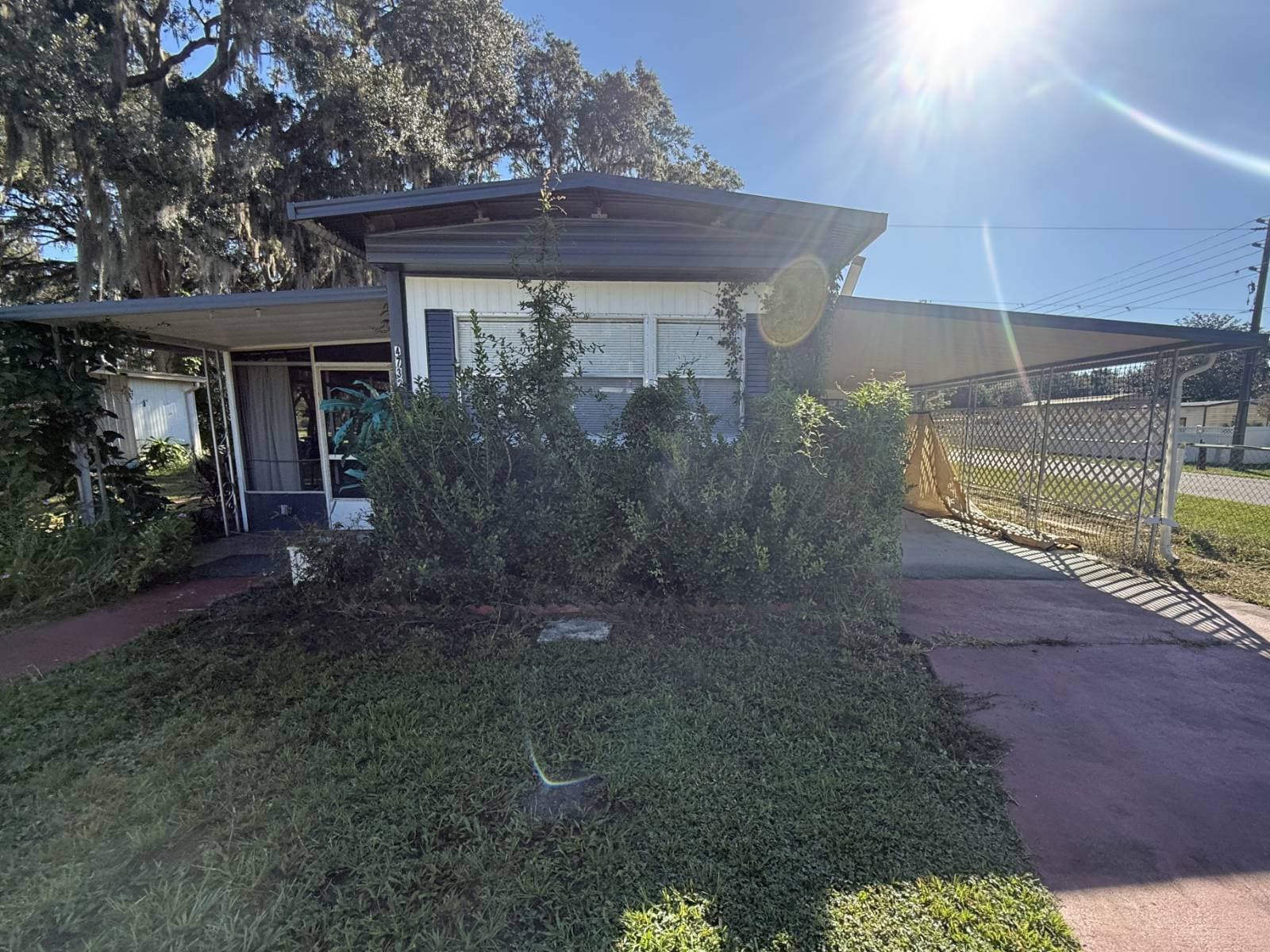 Manufactured home in Zephyrhills, FL 33542