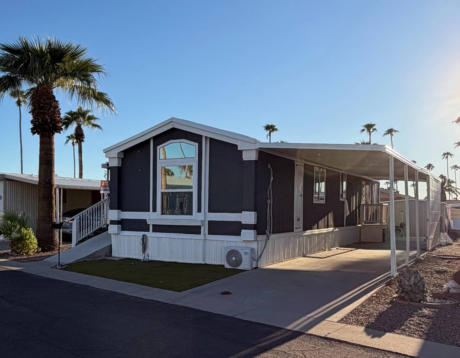 Manufactured home in Mesa, AZ 85204