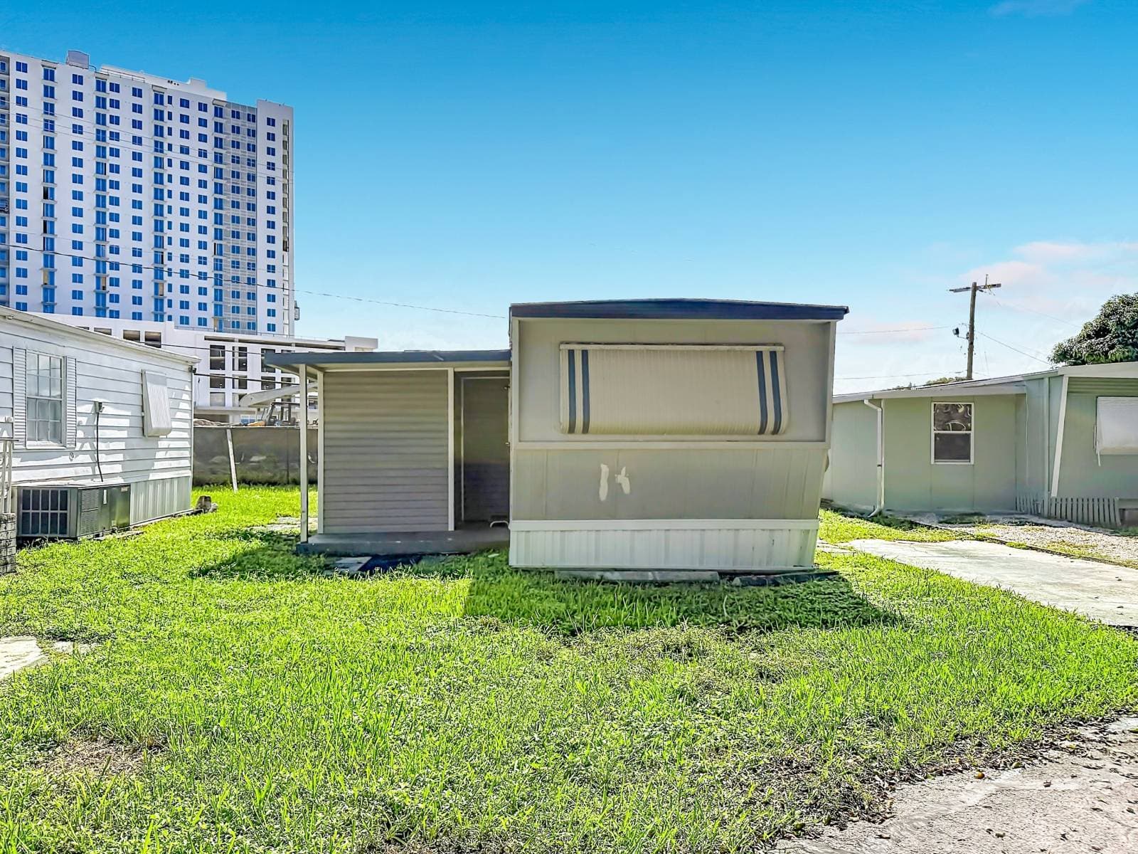 Manufactured home in Davie, FL 33314