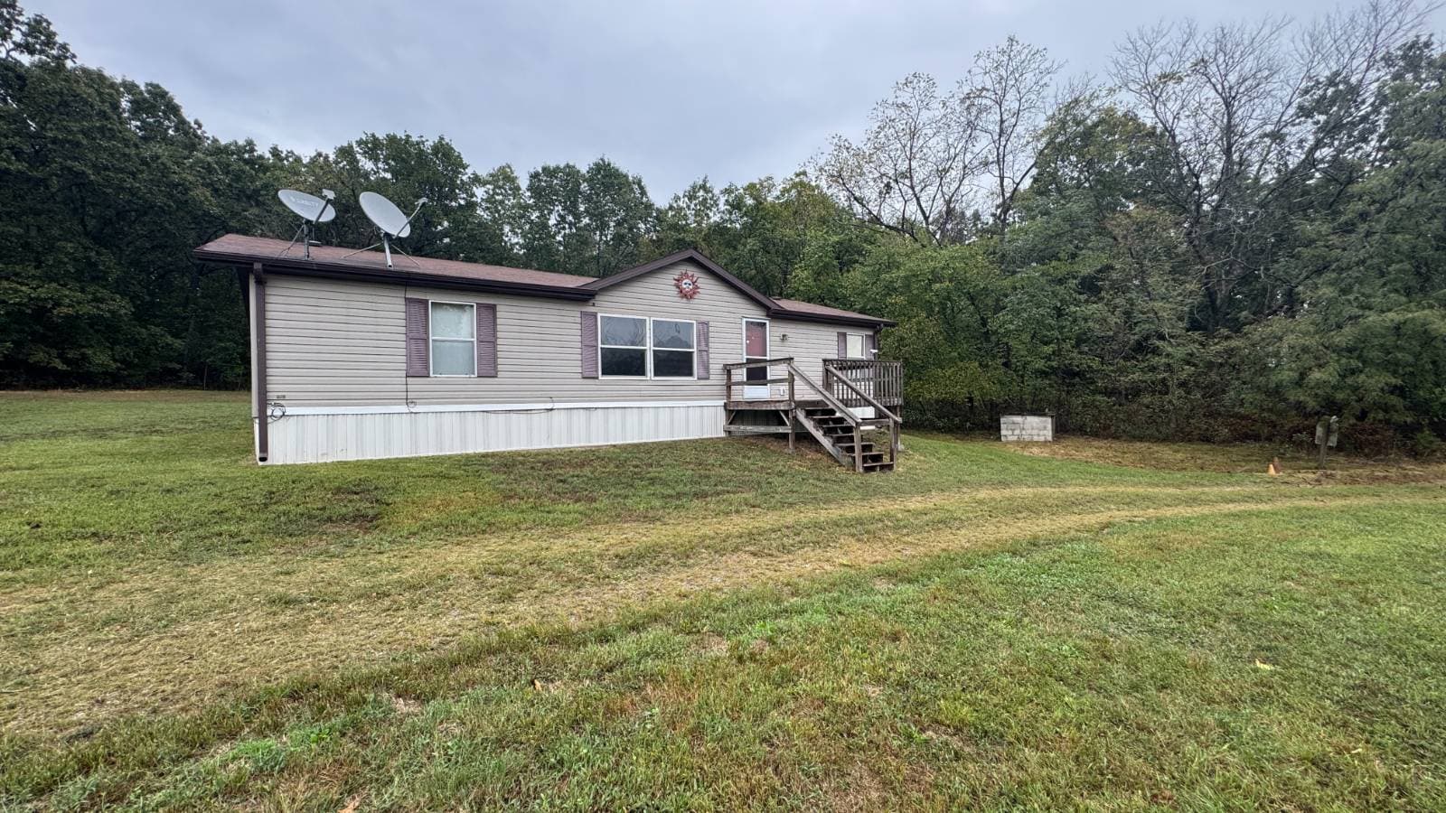 Manufactured home in Edwards, MO 65326