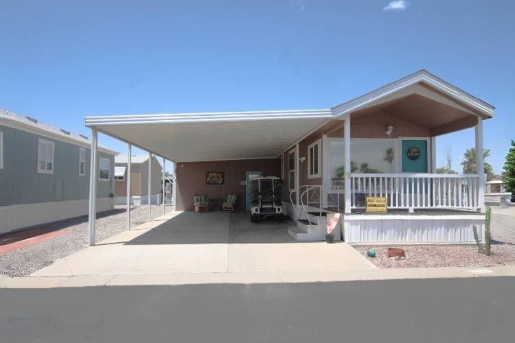1 Bed, 1 Bath with 18' Covered Drive