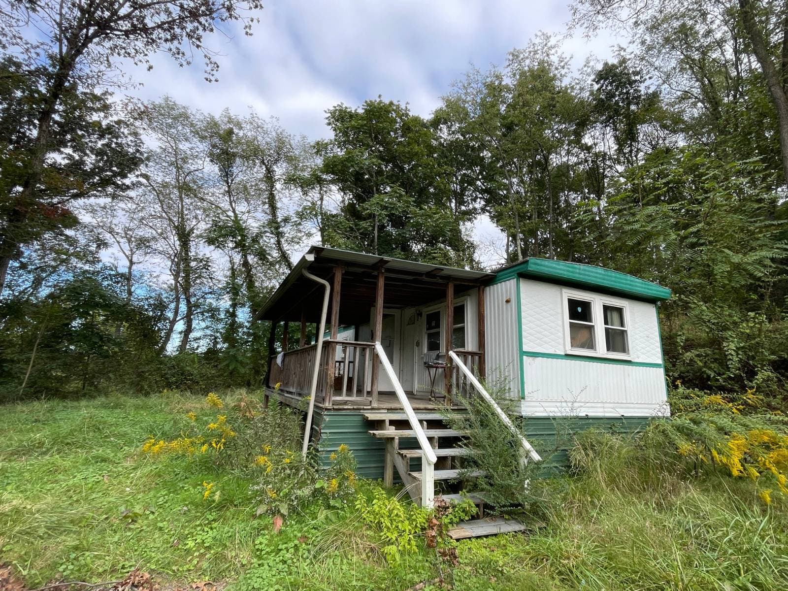 Manufactured home in Dunbar, WV 25064