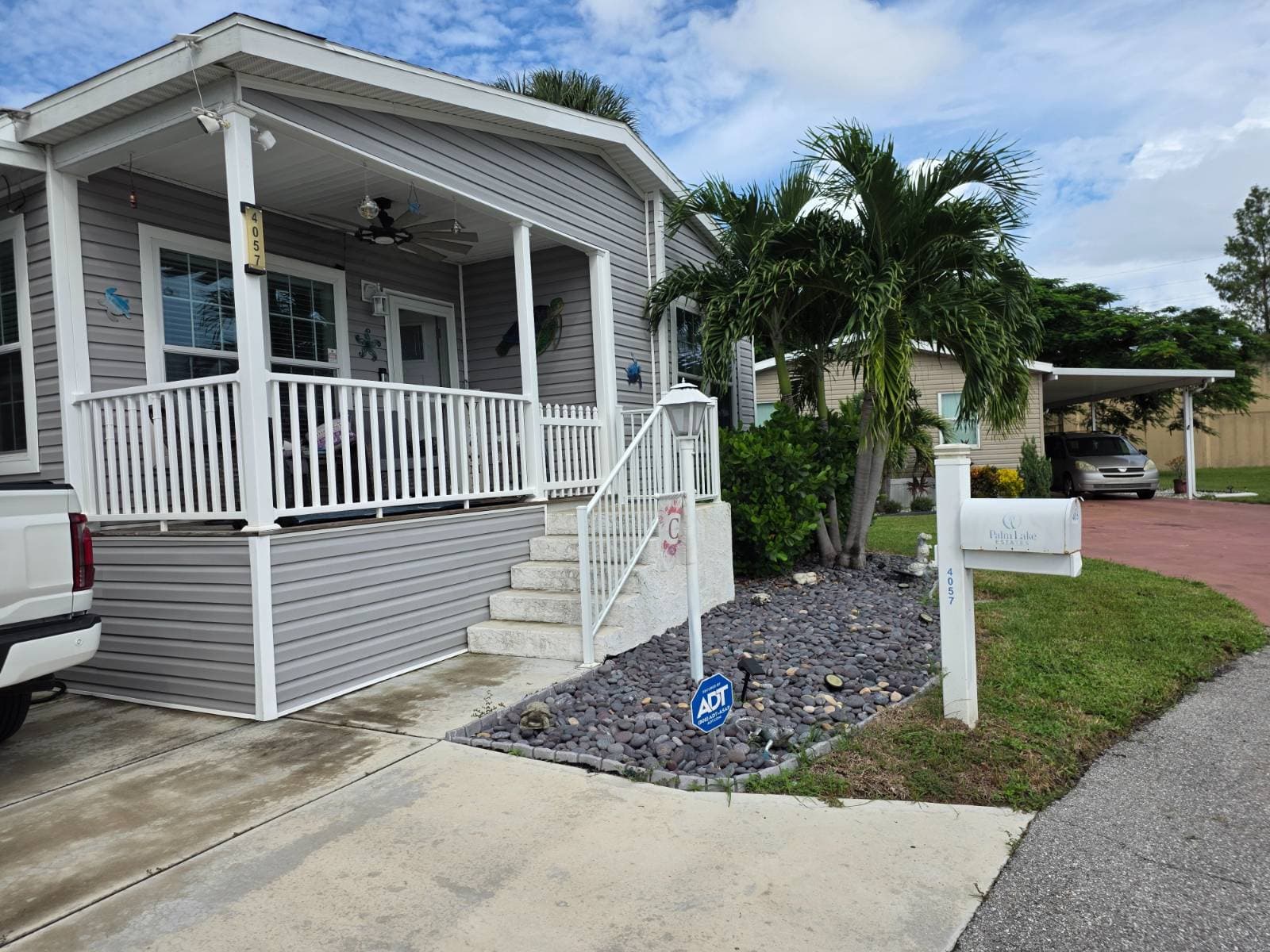 Manufactured home in Riviera Beach, FL 33404