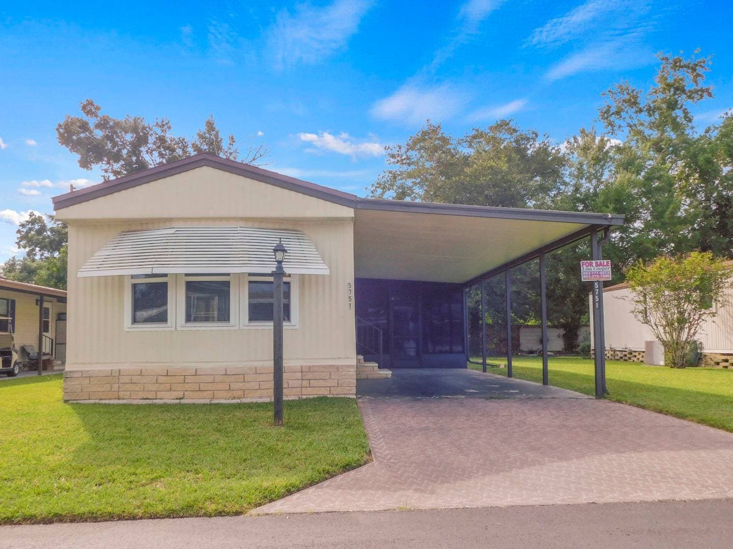 Manufactured home in Zephyrhills, FL 33541