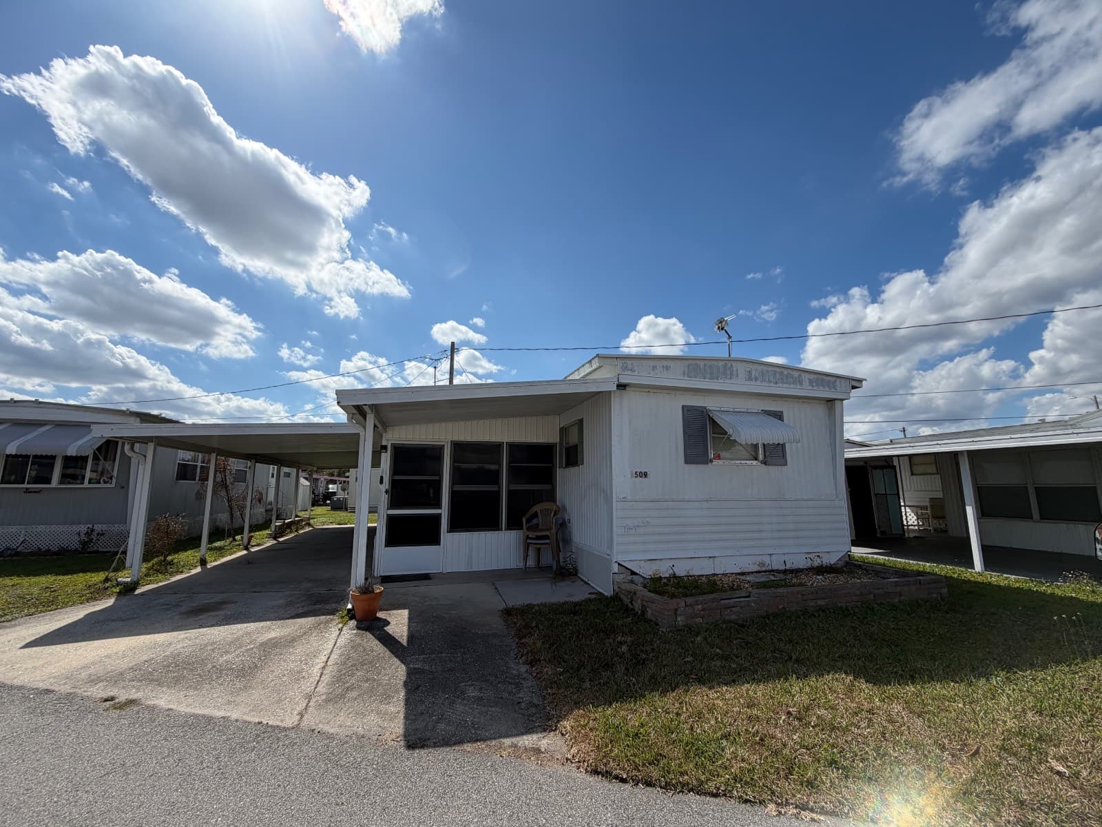 Manufactured home in Lakeland, FL 33815