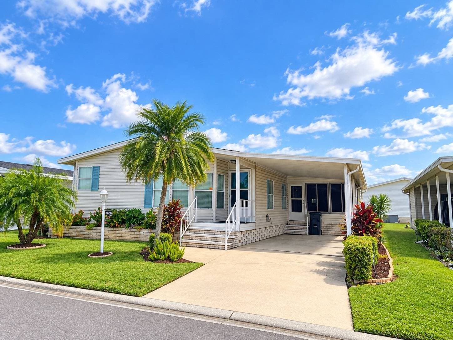 Manufactured home in Palmetto, FL 34221