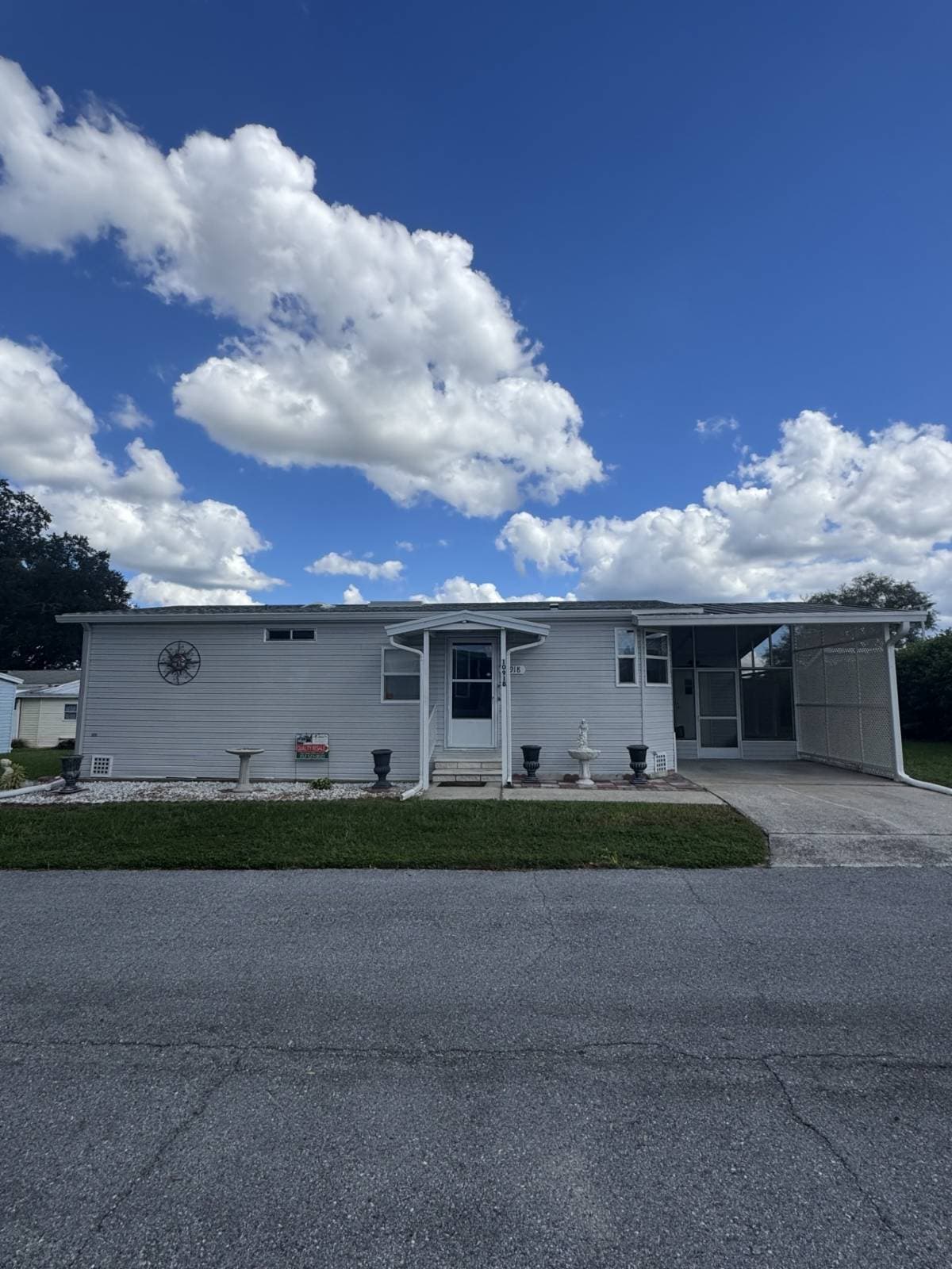 Manufactured home in Dade City, FL 33525