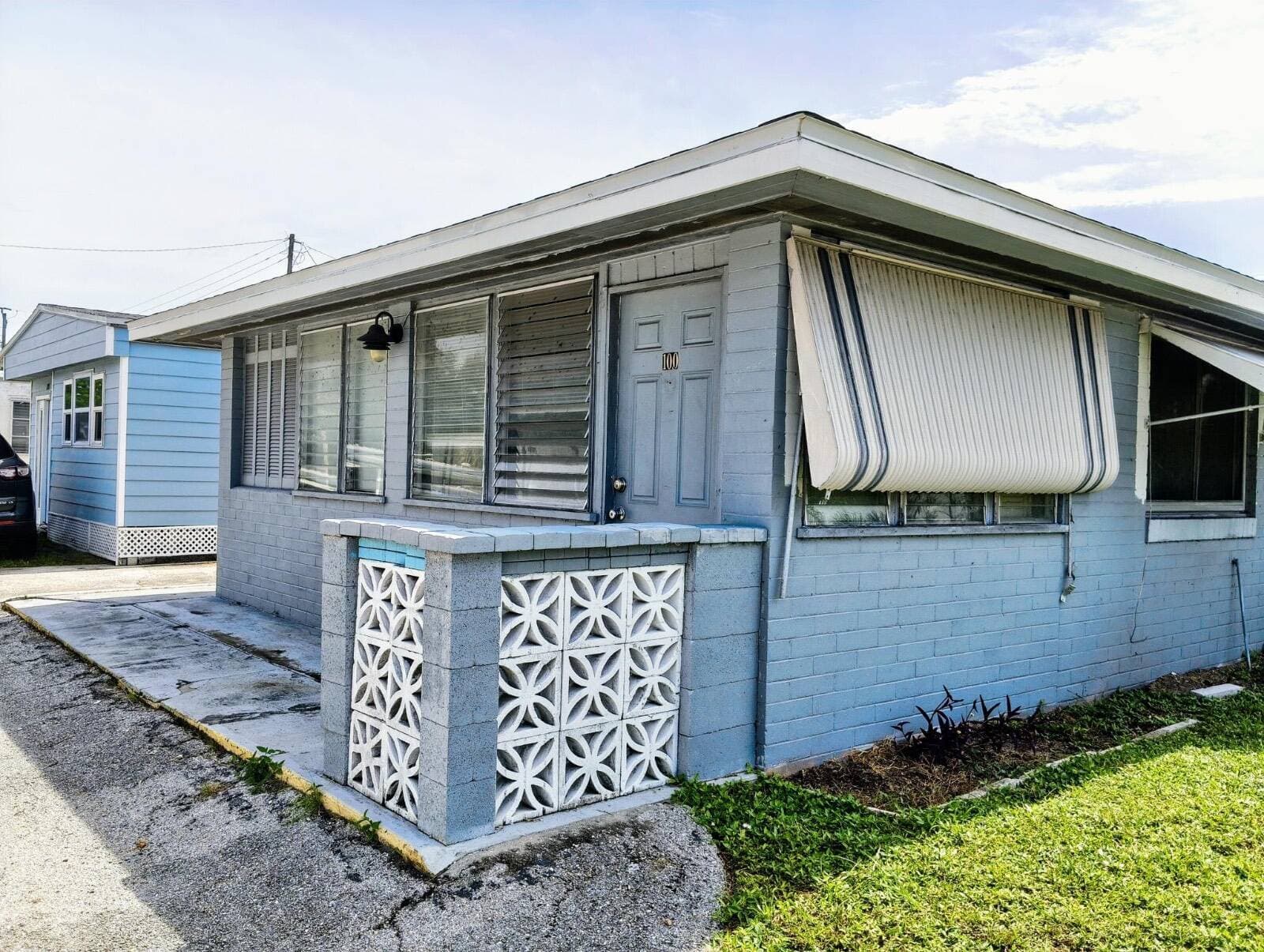 Manufactured home in Bradenton, FL 34207