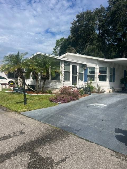 Manufactured home in Auburndale, FL 33823