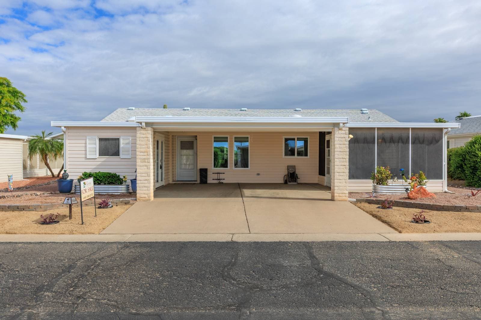 Manufactured home in Mesa, AZ 85205
