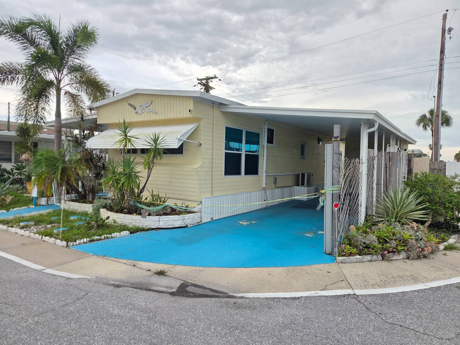 Manufactured home in Largo, FL 33770