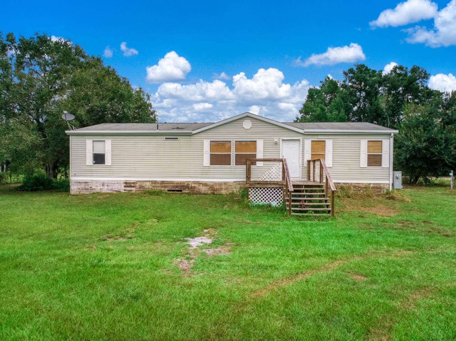 Manufactured home in Lorida, FL 33857