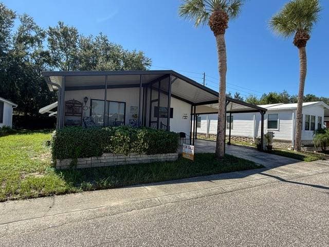 Manufactured home in Tarpon Springs, FL 34689