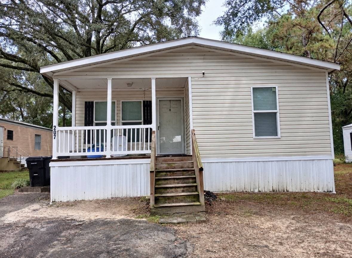 Manufactured home in Gainesville, FL 32607