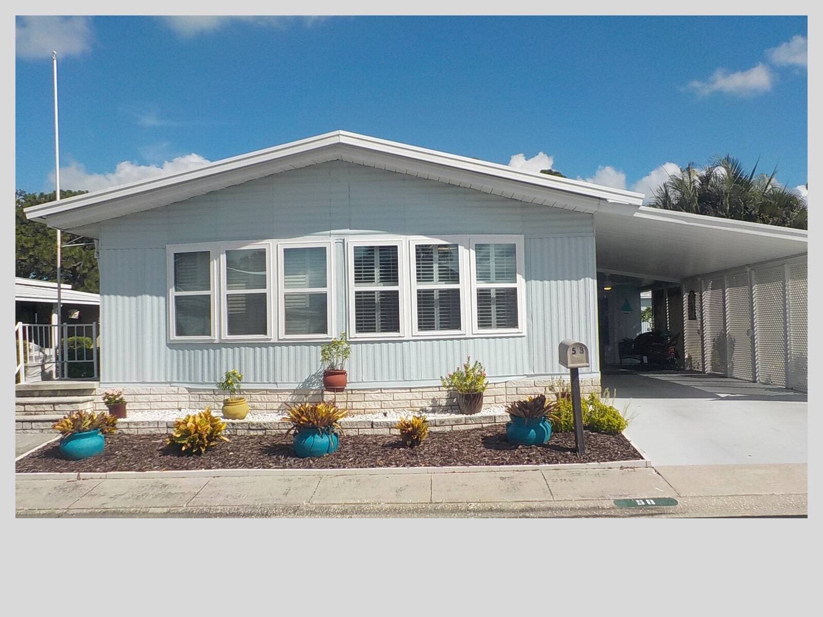 Manufactured home in Largo, FL 33771