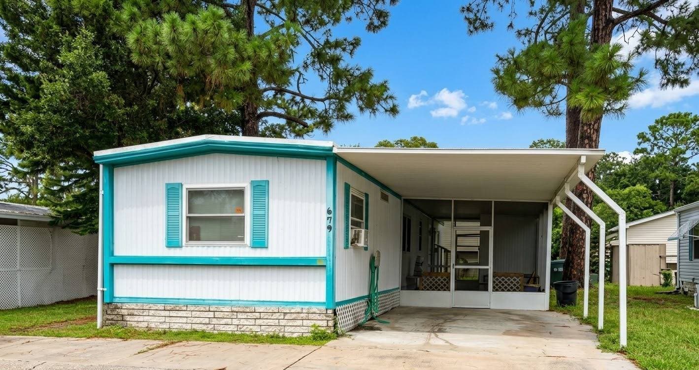 Manufactured home in Largo, FL 33771