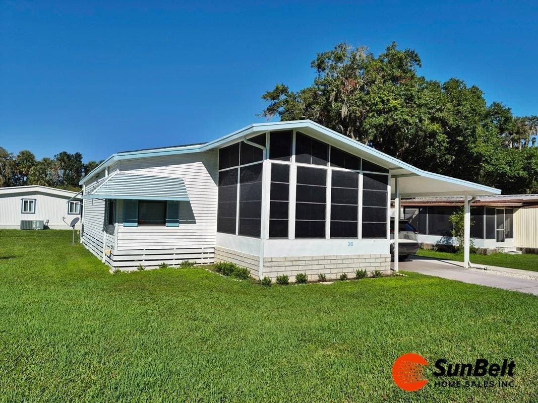 Manufactured home in Leesburg, FL 34788