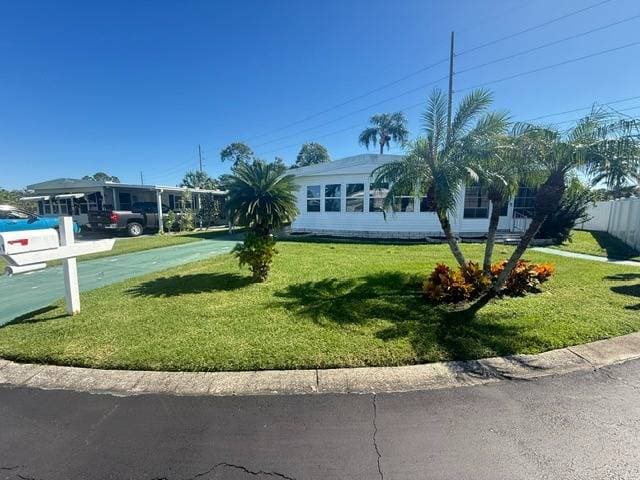 Manufactured home in Largo, FL 33771