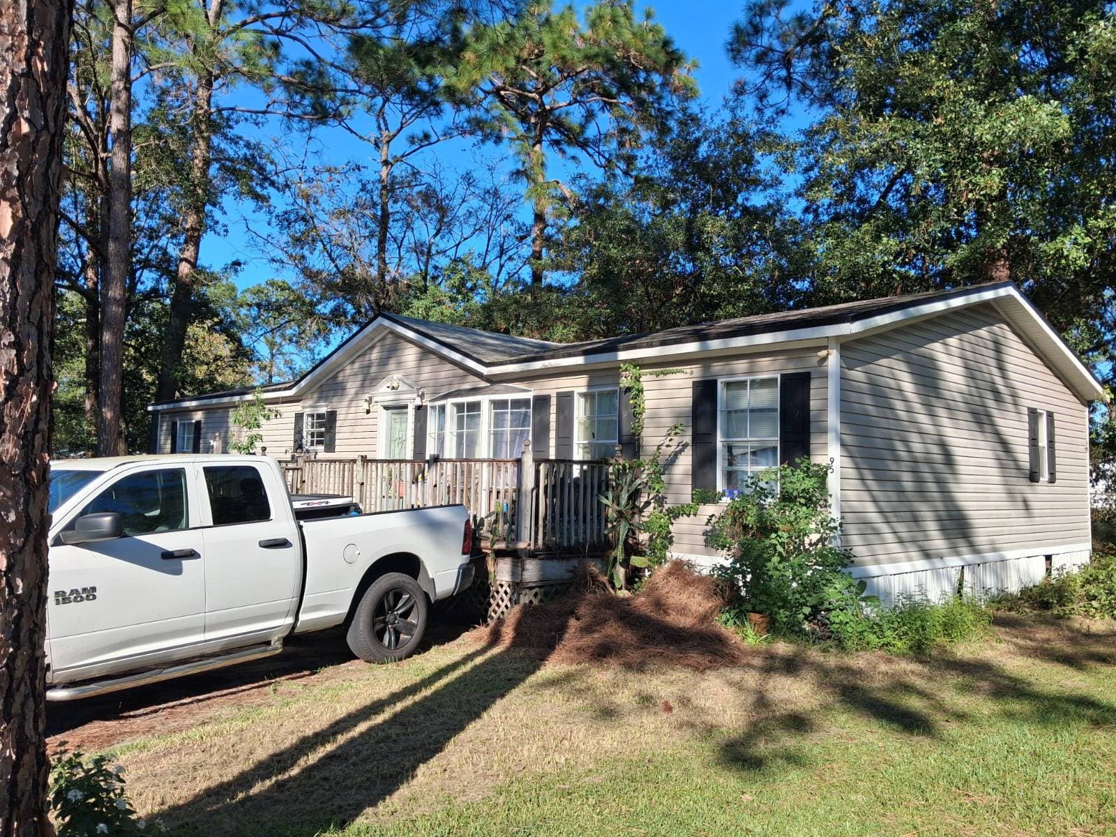 Manufactured home in Jacksonville, FL 32244