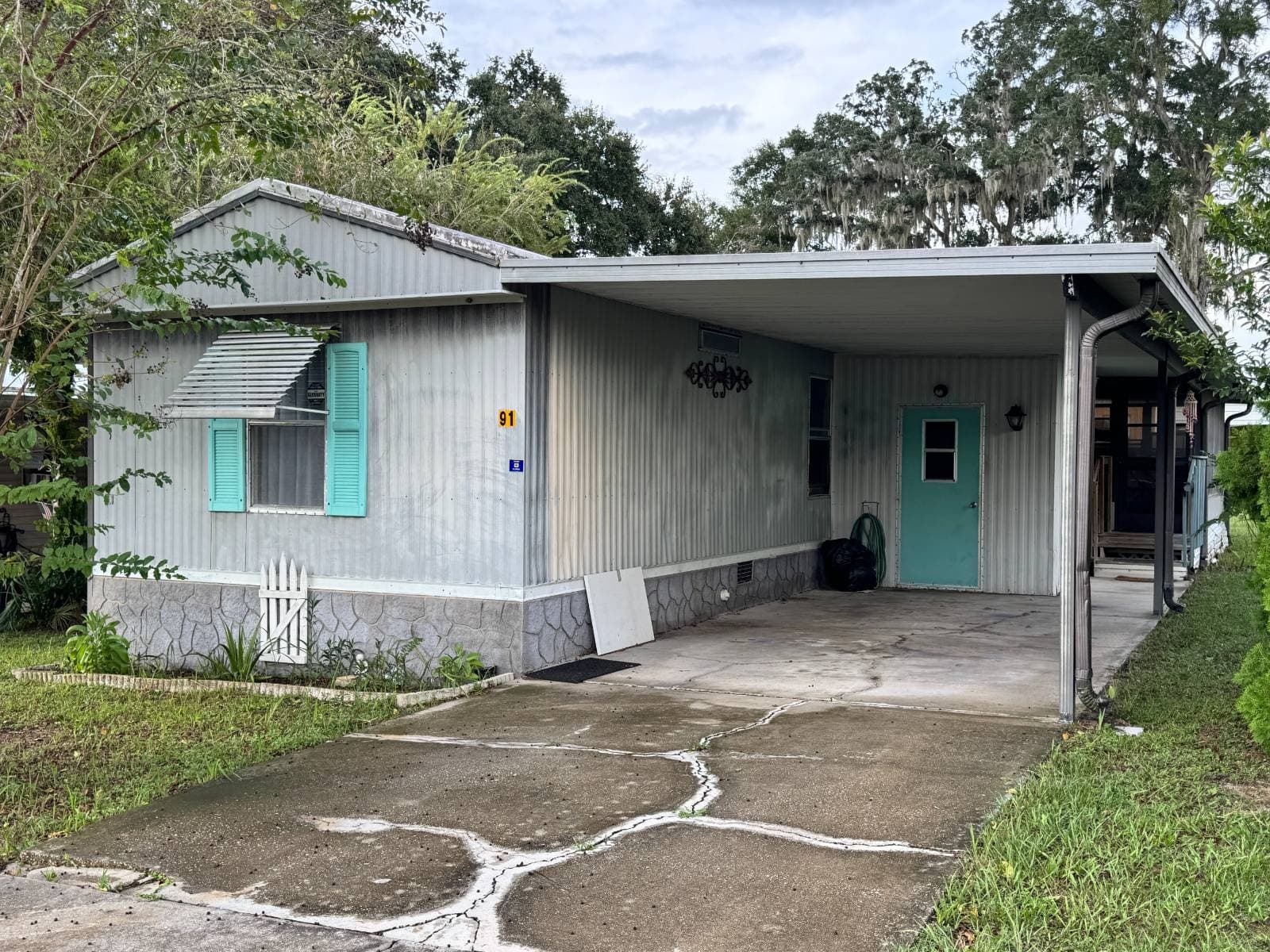 Manufactured home in Ocala, FL 34482