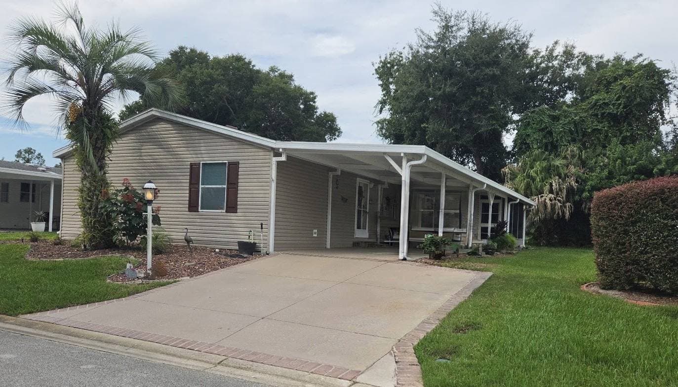 Manufactured home in Flagler Beach, FL 32136