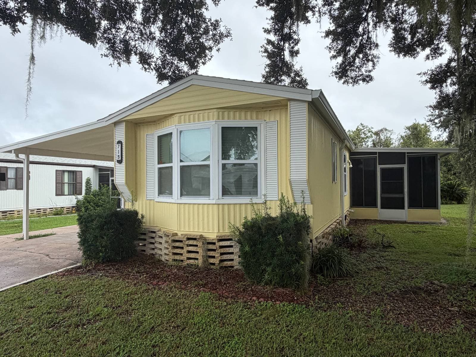 Manufactured home in Winter Haven, FL 33881