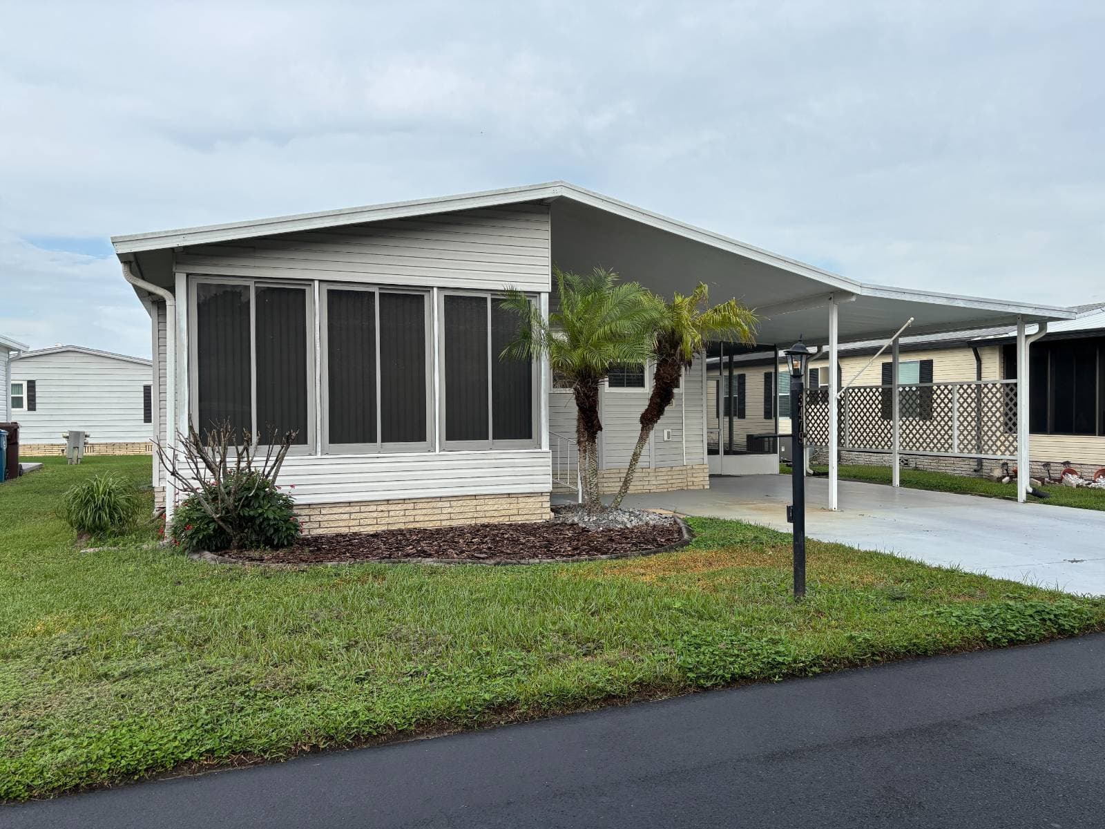 Manufactured home in Lake Wales, FL 33859