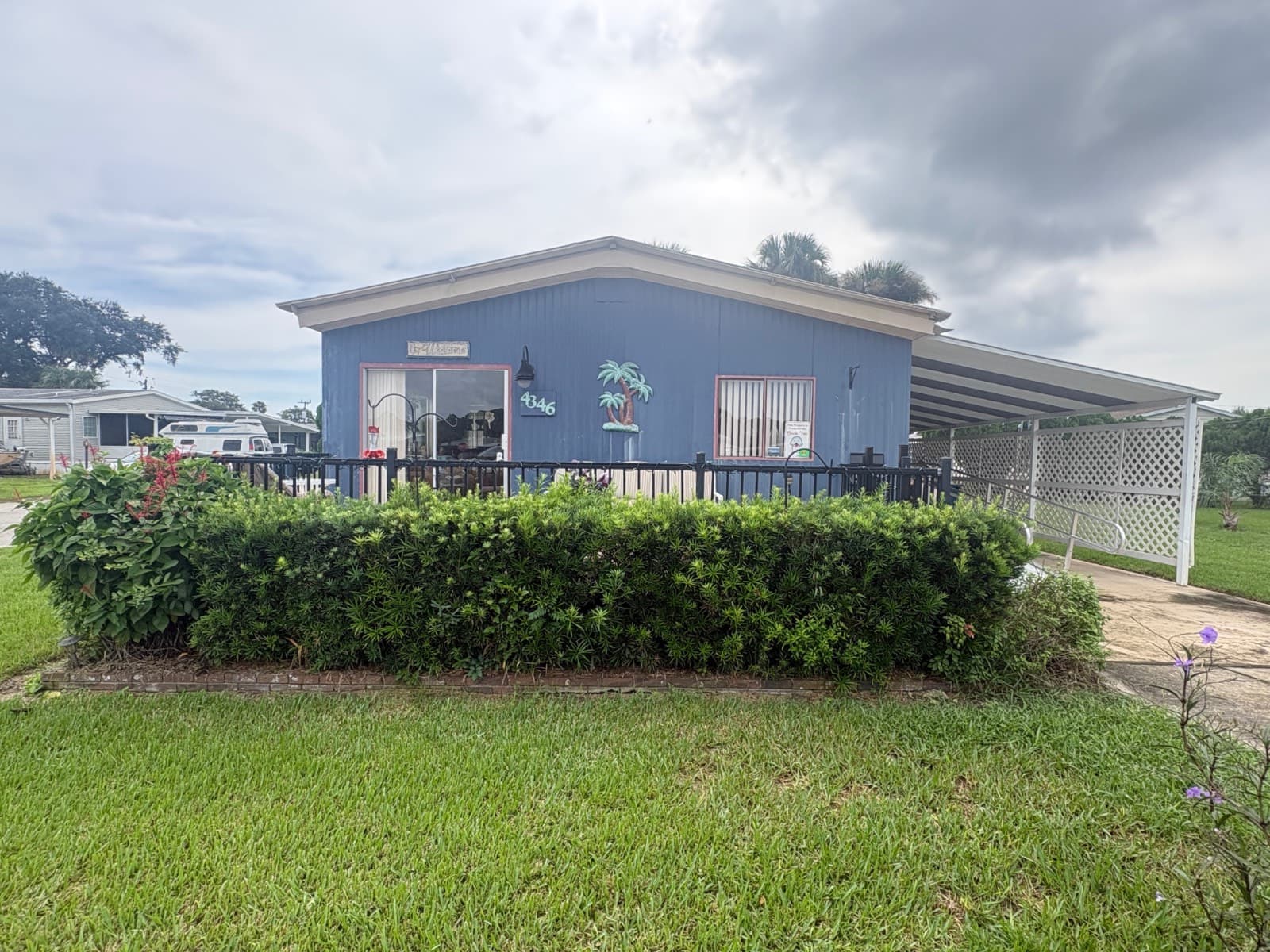 Manufactured home in Edgewater, FL 32141