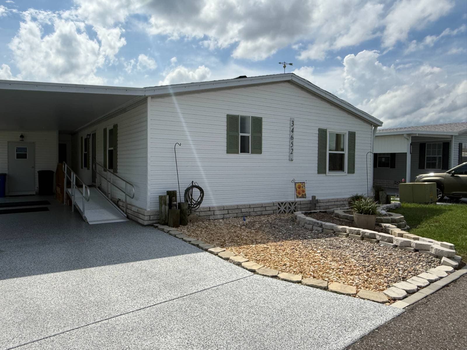 Manufactured home in Zephyrhills, FL 33541