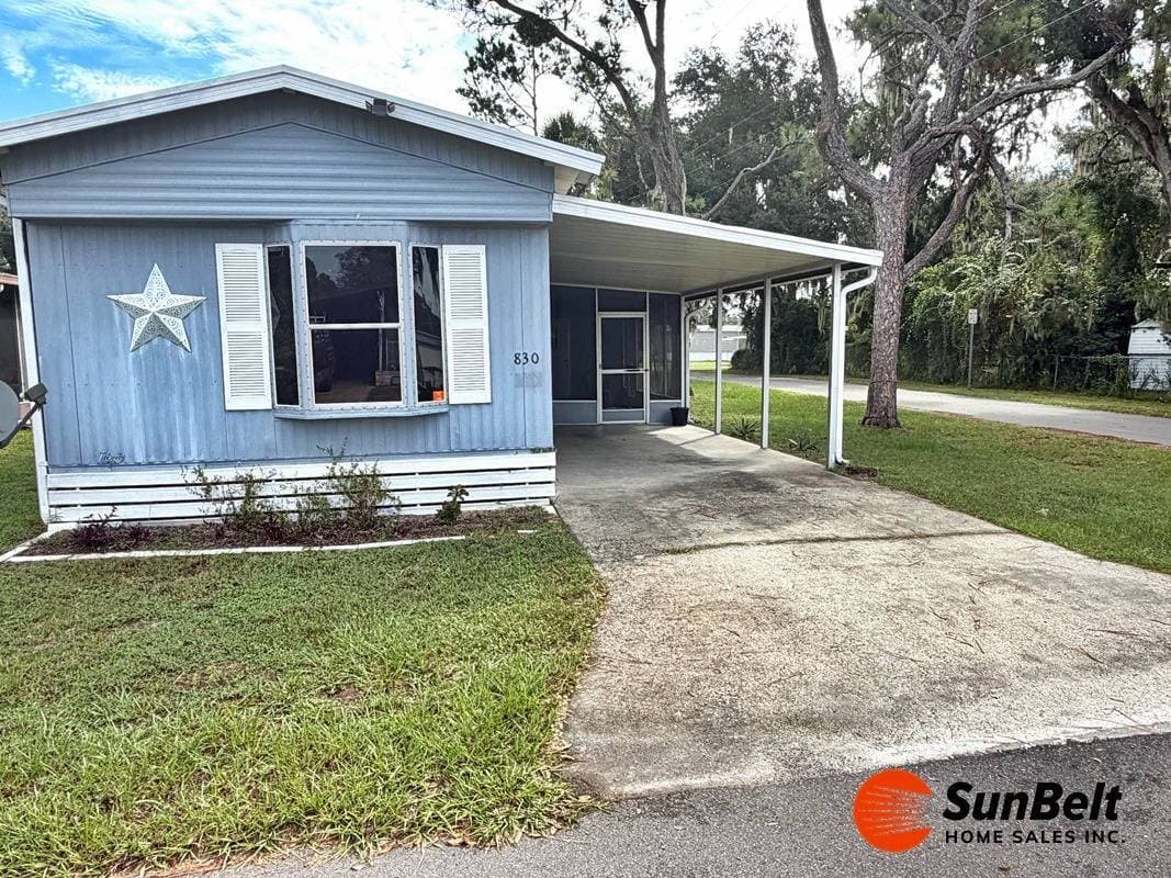 Manufactured home in Wild, FL 34785