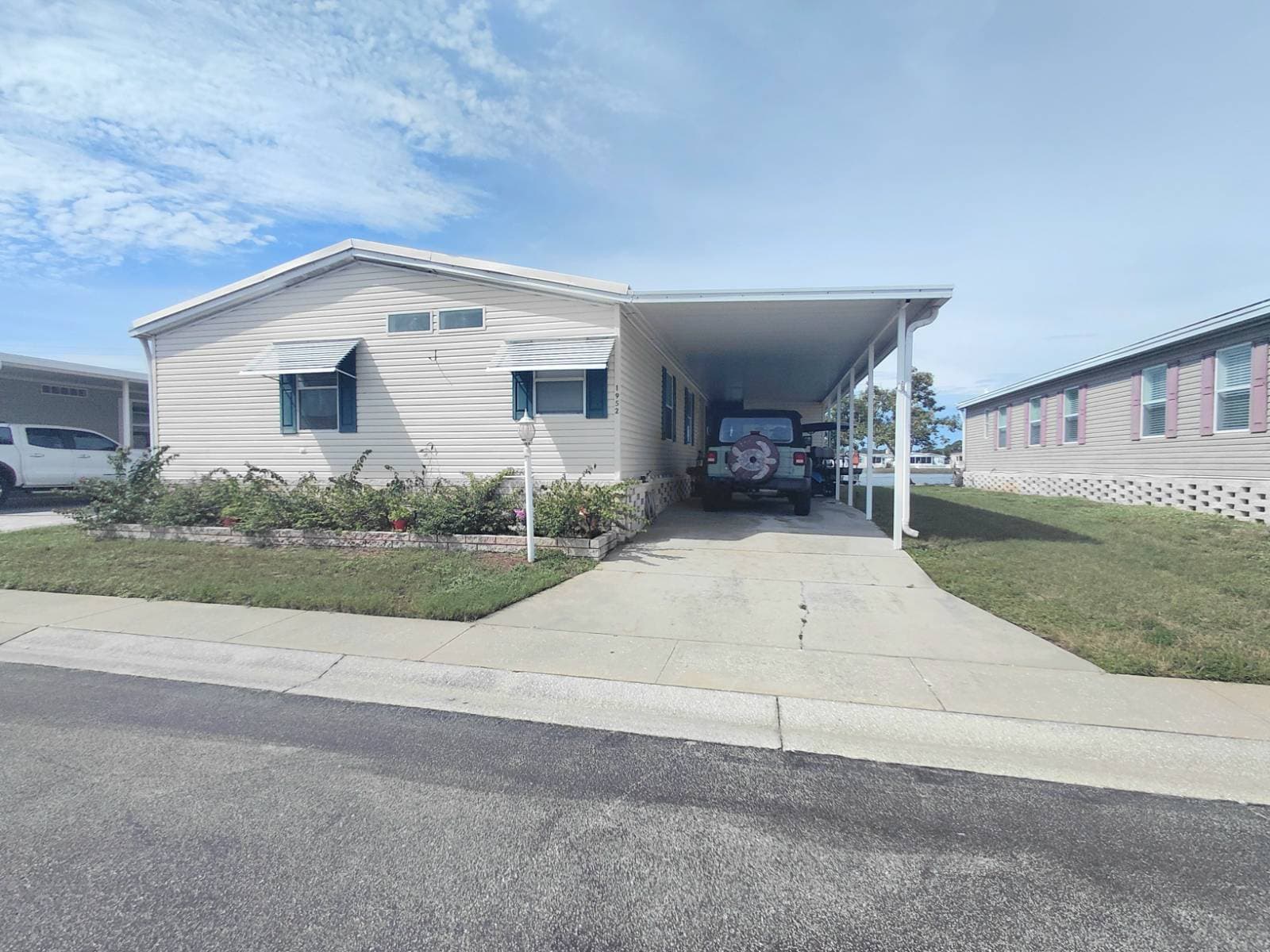 Manufactured home in Tarpon Springs, FL 34689