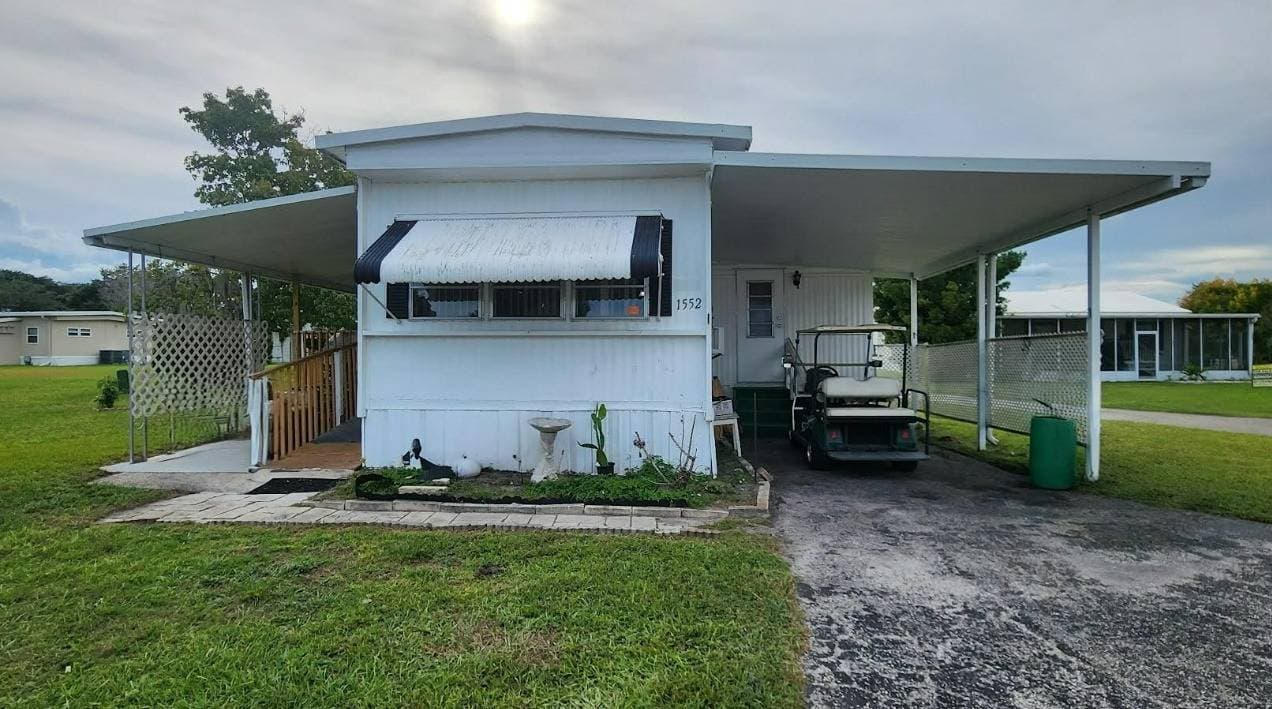 Manufactured home in Kissimmee, FL 34746