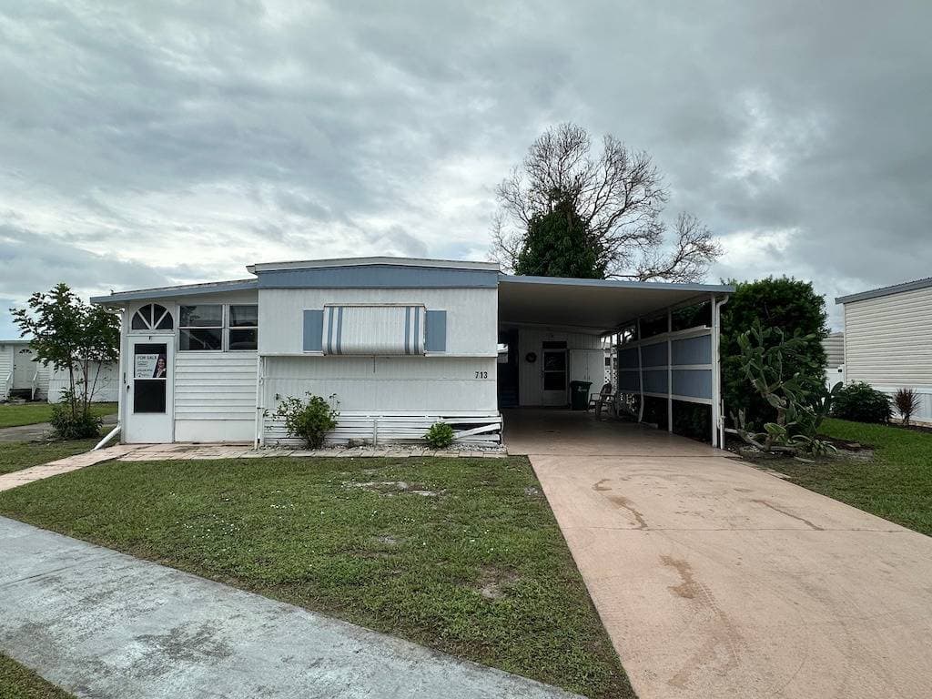 Manufactured home in Melbourne, FL 32901
