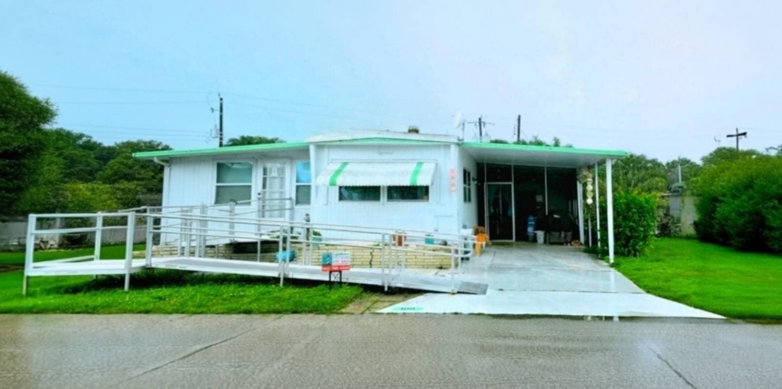 100 Circle Dr