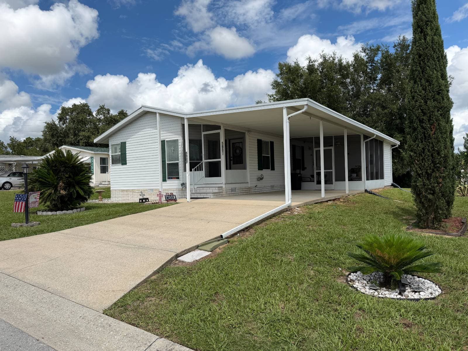 Manufactured home in Ocala, FL 34474