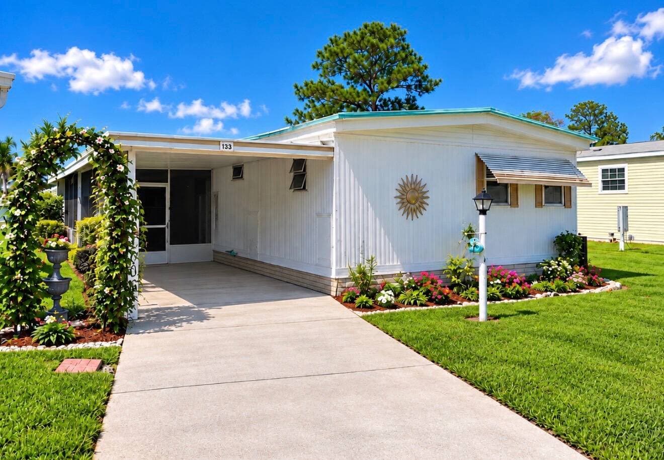 Manufactured home in LEESBURG, FL 34788