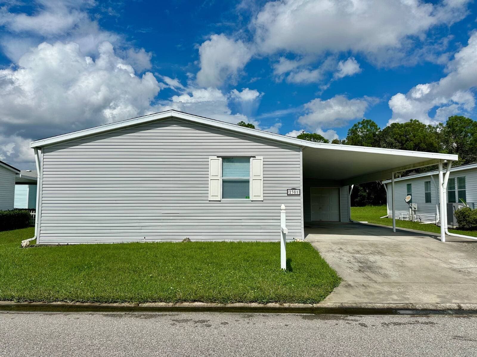 Manufactured home in Lakeland, FL 33810