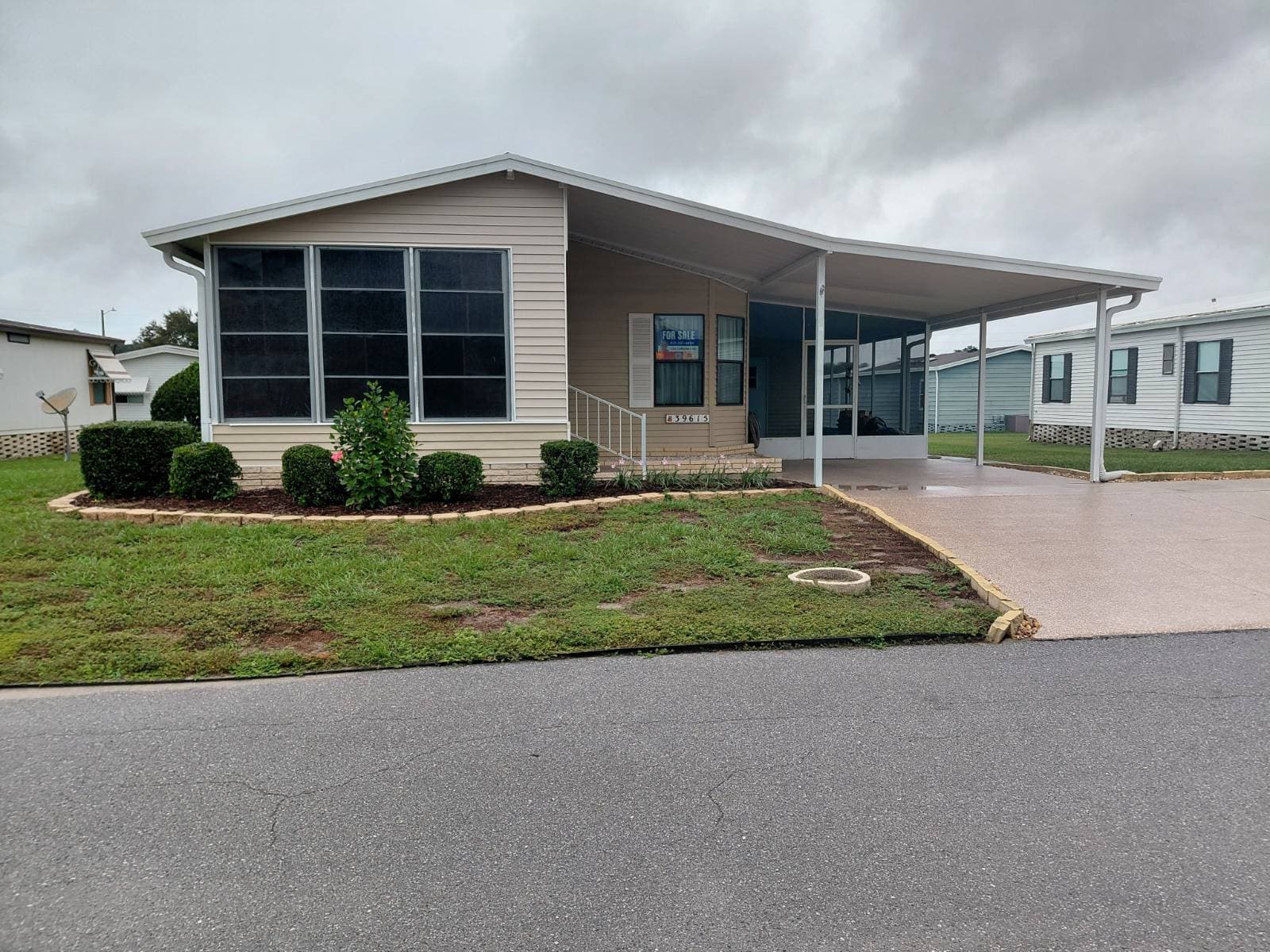 Manufactured home in Zephyrhills, FL 33542
