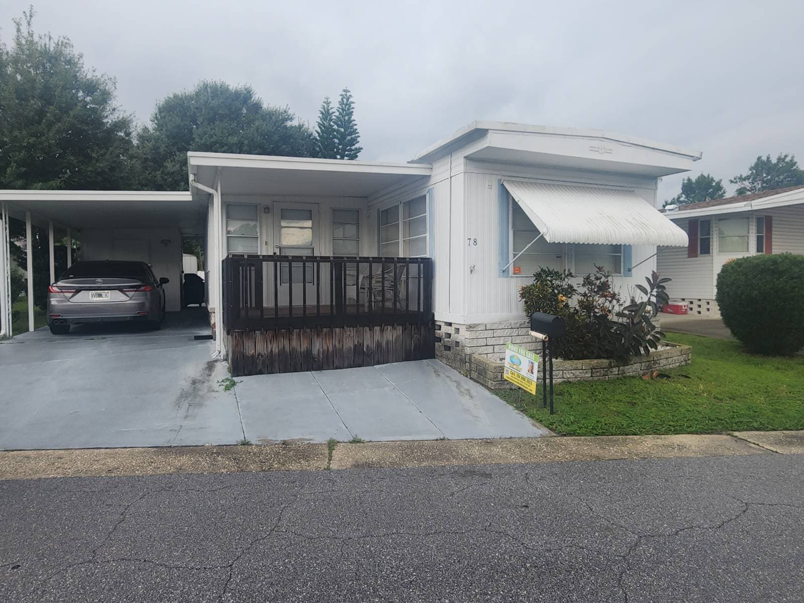 Manufactured home in Saint Petersburg, FL 33702
